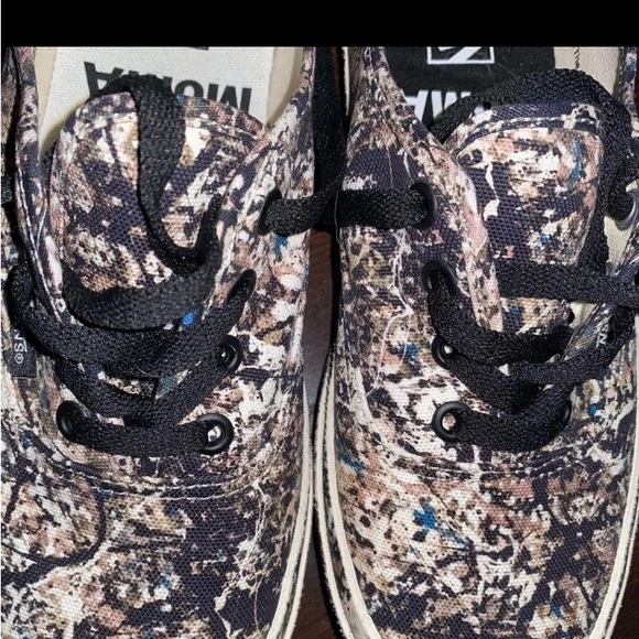 Vans NWTS ~
AUTHENTIC
MoMA BY JACKSON POLLACK!
OUT
OF STOCKIE ONE - Picture 4 of 9
